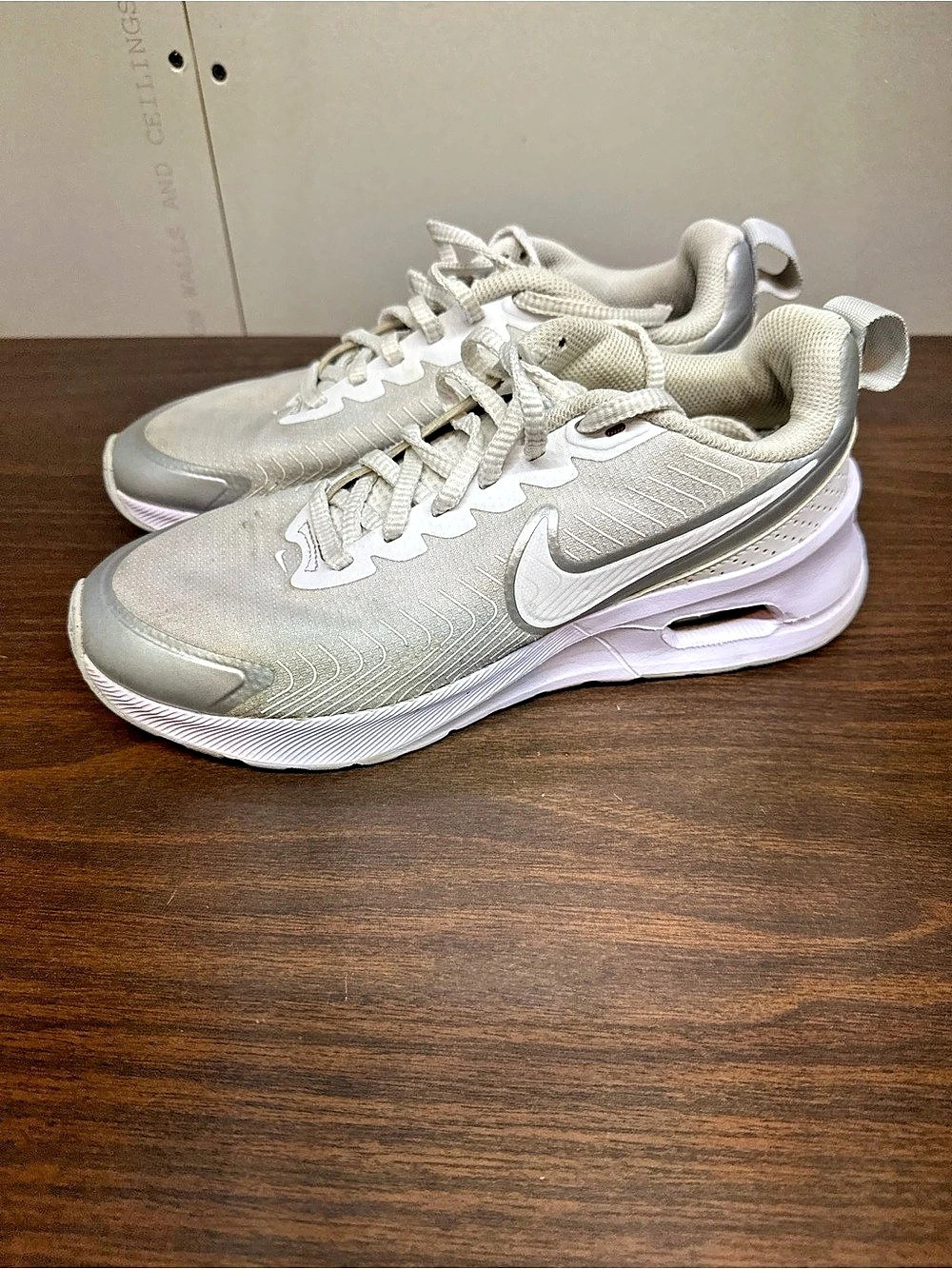 Nike Air Max 270 Women's White Athletic Shoes US 7.5